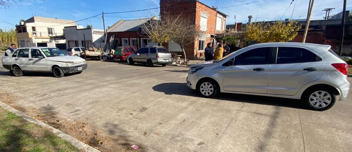 Choque en Sarmiento y Quiroga: un auto iba en contramano