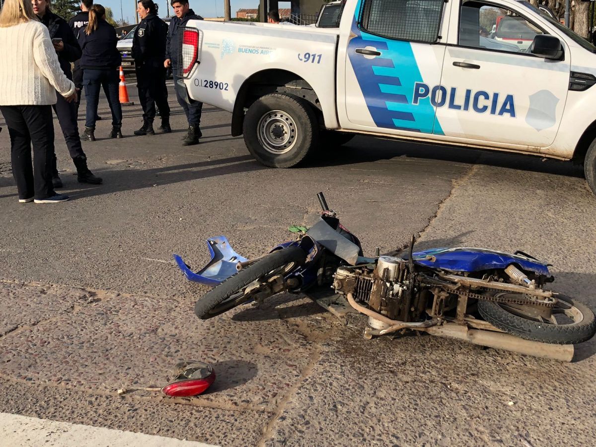 Fuerte choque en la esquina de Italia y 12 de Octubre 
